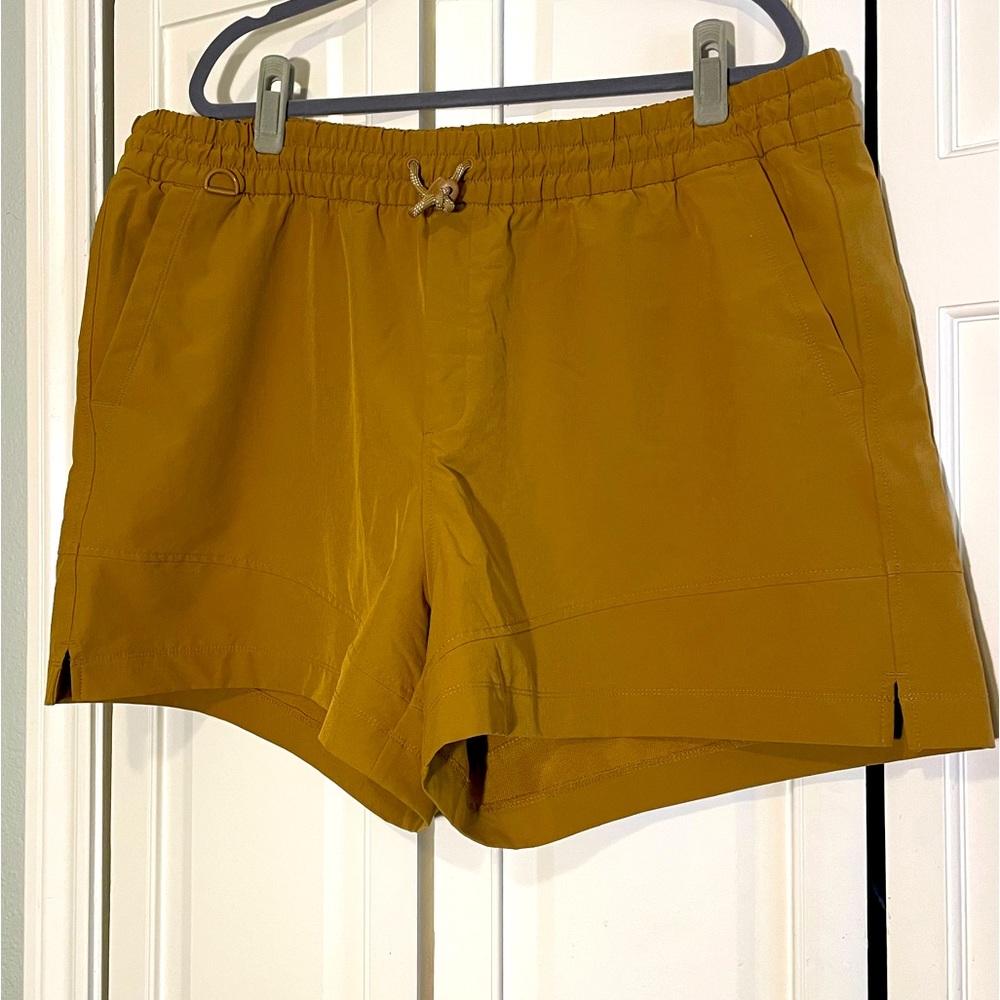 Old Navy  Stretchtech Go H2O Women’s Shorts- Stone Castle Tan - XXL - EUC